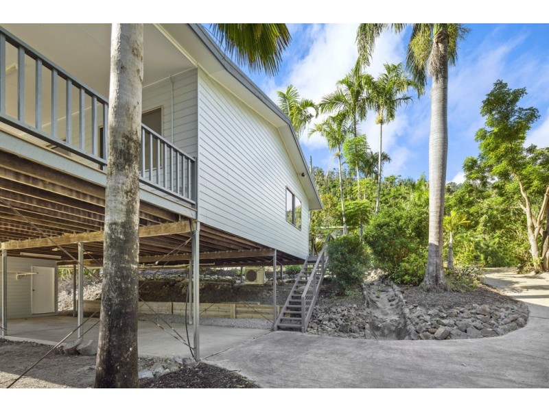 27 Eshelby Drive, Cannonvale QLD 4802