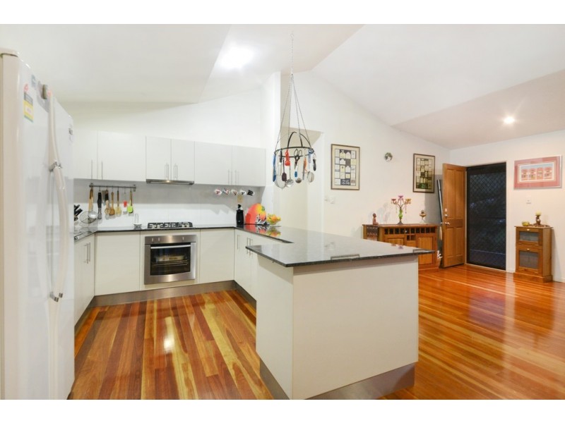 8 Curlew Court, Jubilee Pocket QLD 4802
