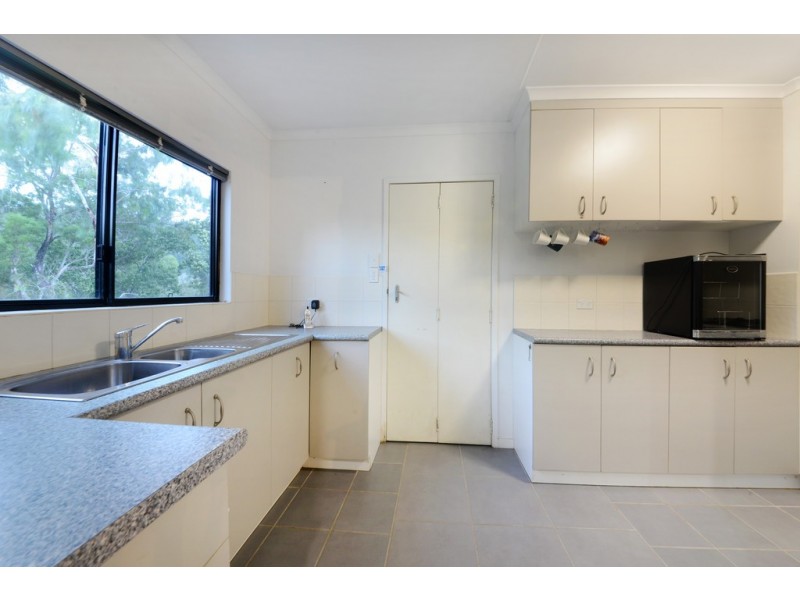 8 Curlew Court, Jubilee Pocket QLD 4802