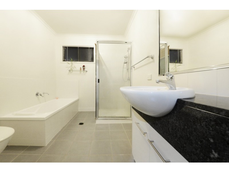 8 Curlew Court, Jubilee Pocket QLD 4802