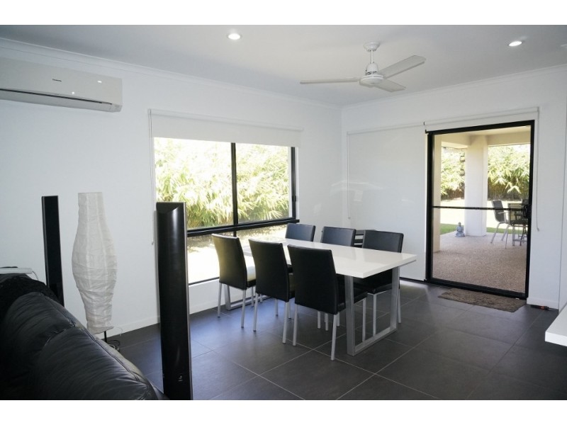 4 Flinders Court, Cannonvale QLD 4802