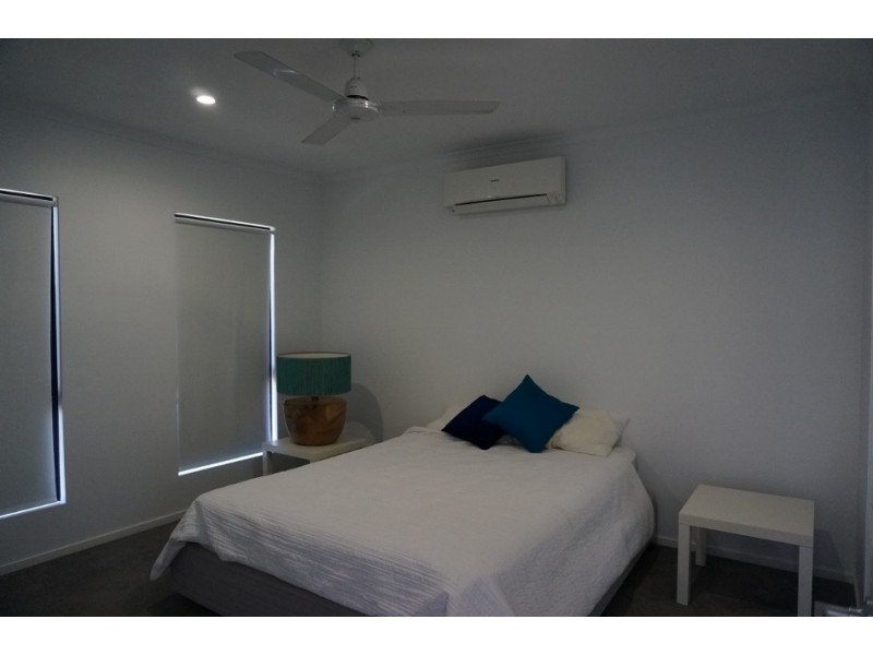 4 Flinders Court, Cannonvale QLD 4802