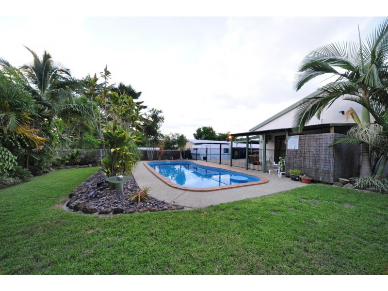 10 Jones Road, Cannonvale QLD 4802