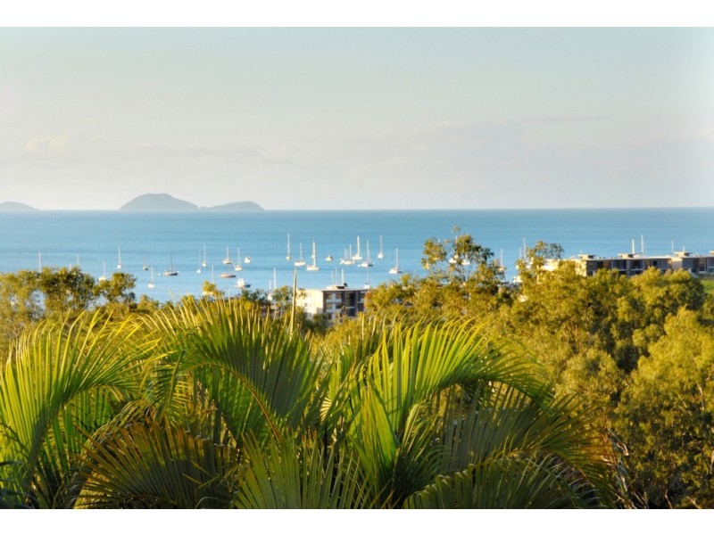 10/12 Eshelby Drive, Cannonvale QLD 4802