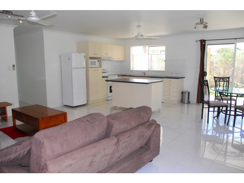 42 South Molle Boulevard, Cannonvale QLD 4802