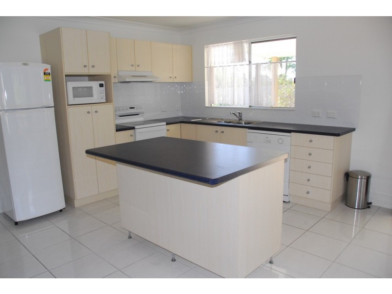 42 South Molle Boulevard, Cannonvale QLD 4802