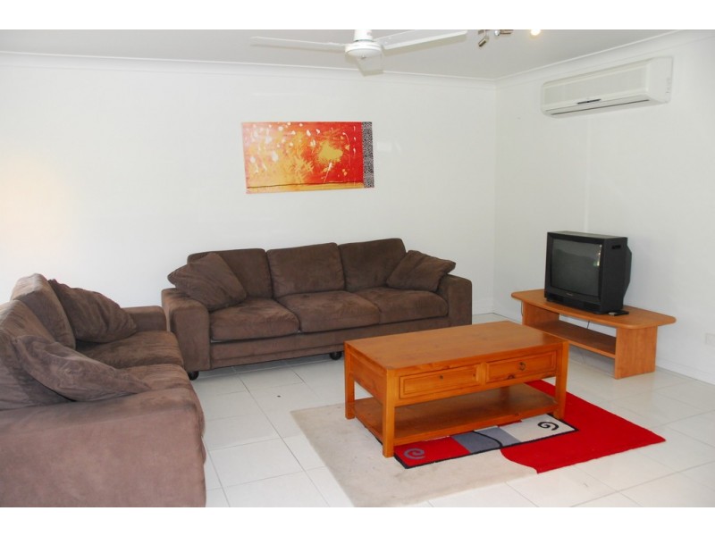 42 South Molle Boulevard, Cannonvale QLD 4802