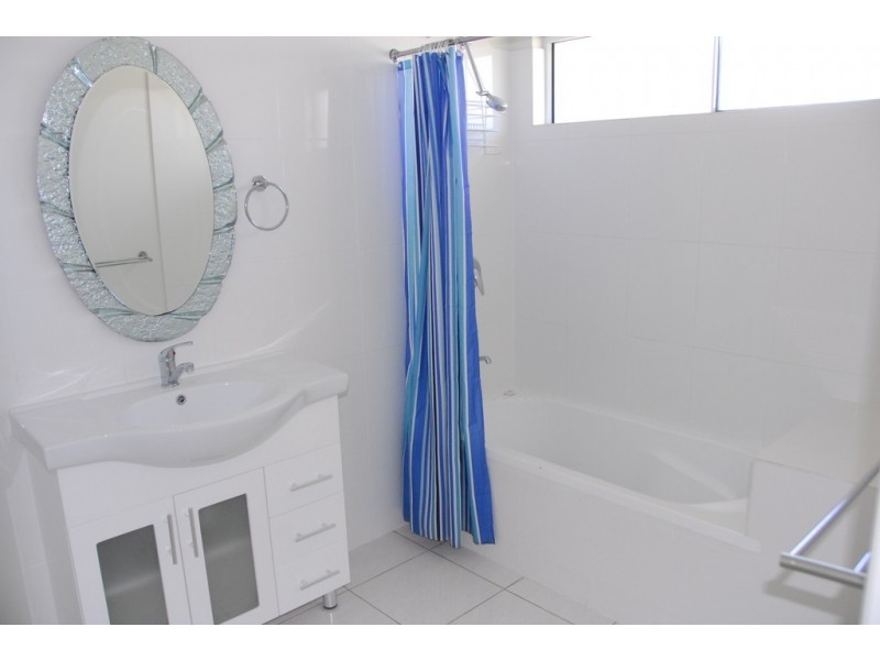 42 South Molle Boulevard, Cannonvale QLD 4802