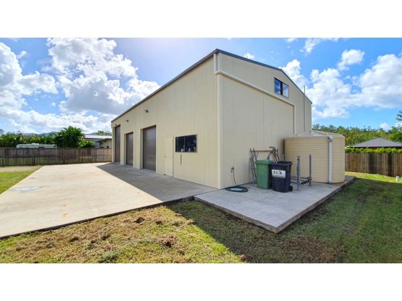 13 Henderson Street, Cannonvale QLD 4802