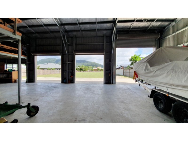 13 Henderson Street, Cannonvale QLD 4802