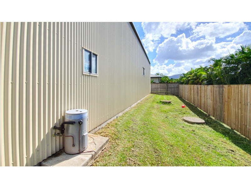 13 Henderson Street, Cannonvale QLD 4802