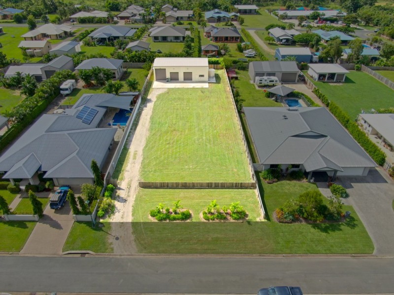 13 Henderson Street, Cannonvale QLD 4802