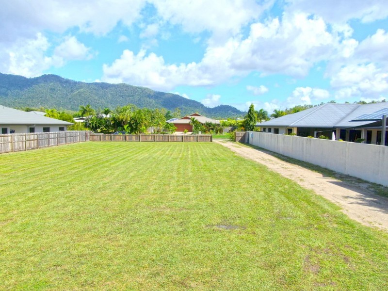 13 Henderson Street, Cannonvale QLD 4802