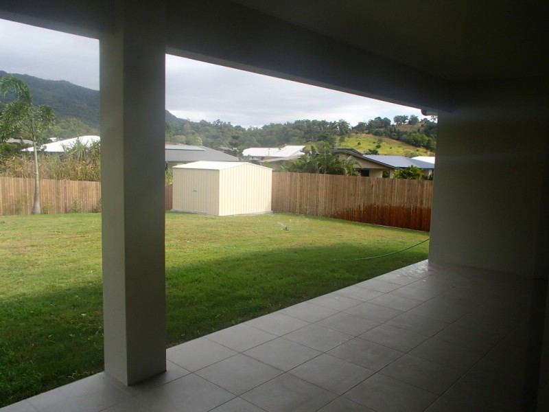 28 Twin Creek Court, Cannonvale QLD 4802
