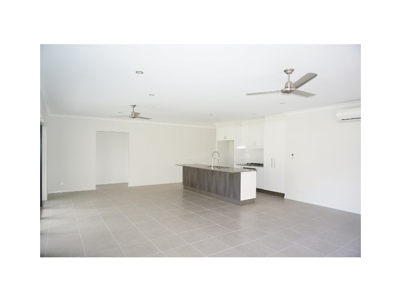 28 Twin Creek Court, Cannonvale QLD 4802