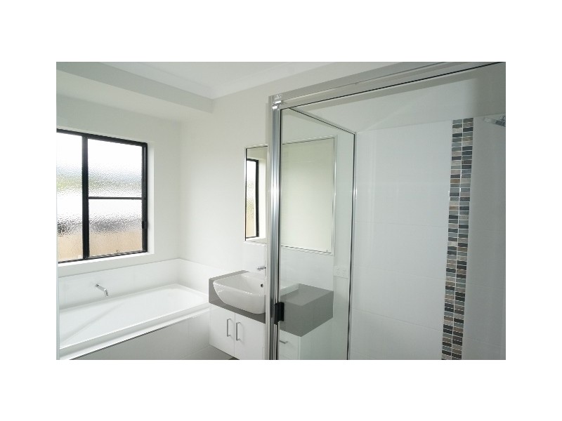 28 Twin Creek Court, Cannonvale QLD 4802