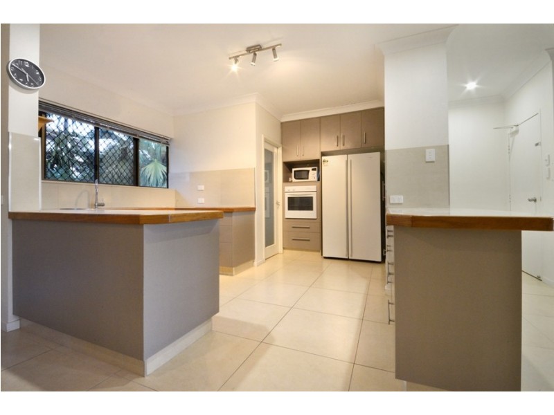 4/2 Eshelby Drive, Cannonvale QLD 4802