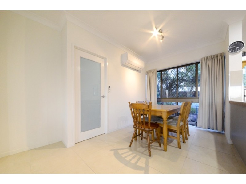 4/2 Eshelby Drive, Cannonvale QLD 4802