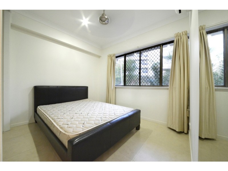 4/2 Eshelby Drive, Cannonvale QLD 4802