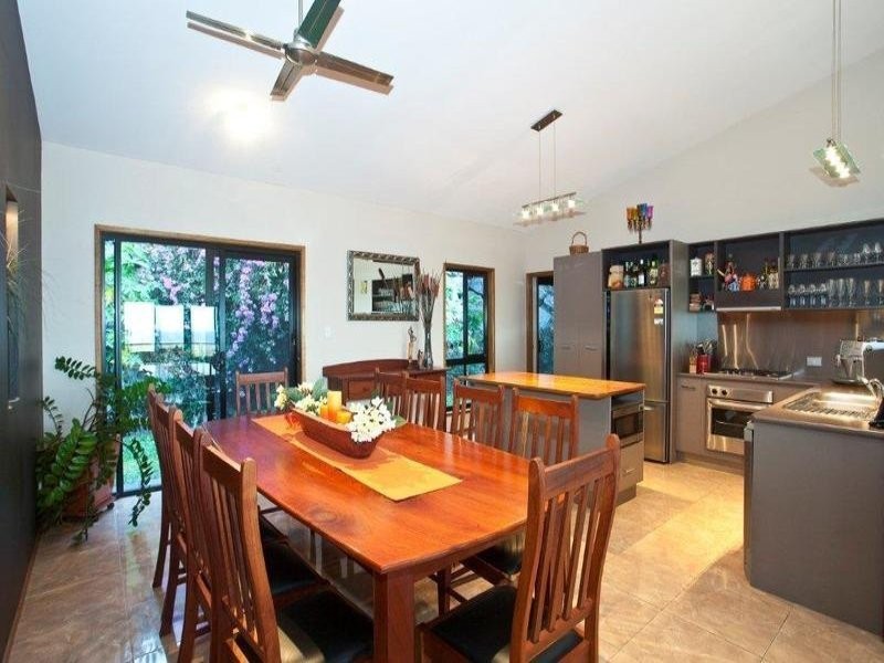 17 Country Road, Cannonvale QLD 4802