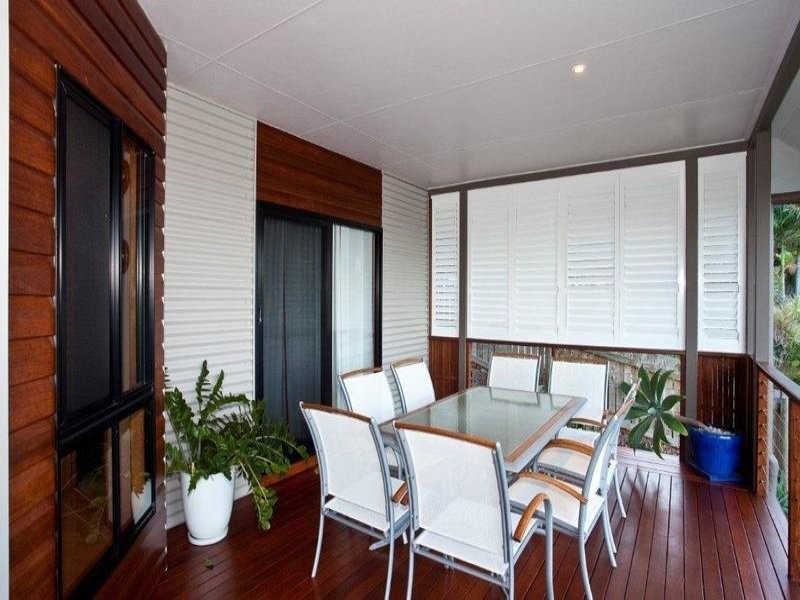 17 Country Road, Cannonvale QLD 4802