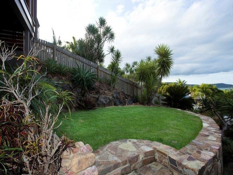 17 Country Road, Cannonvale QLD 4802