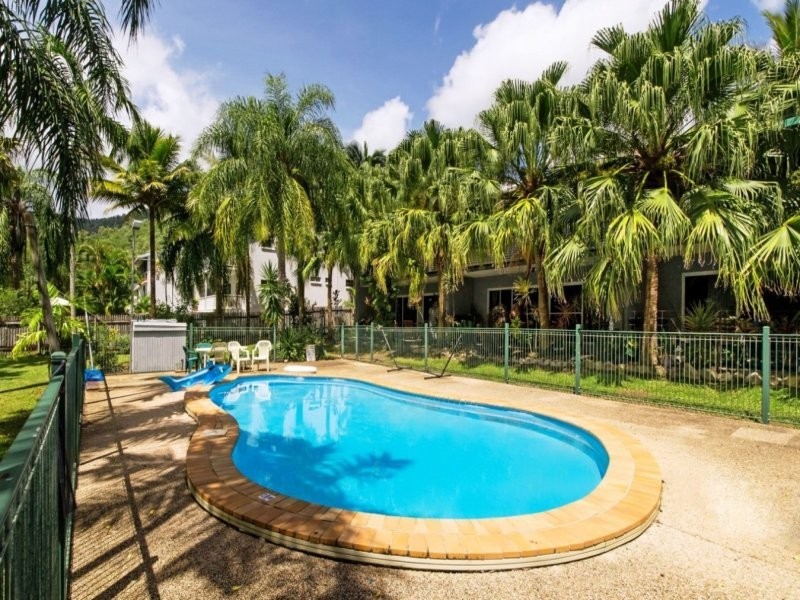 2/15 Tropic Road, Cannonvale QLD 4802