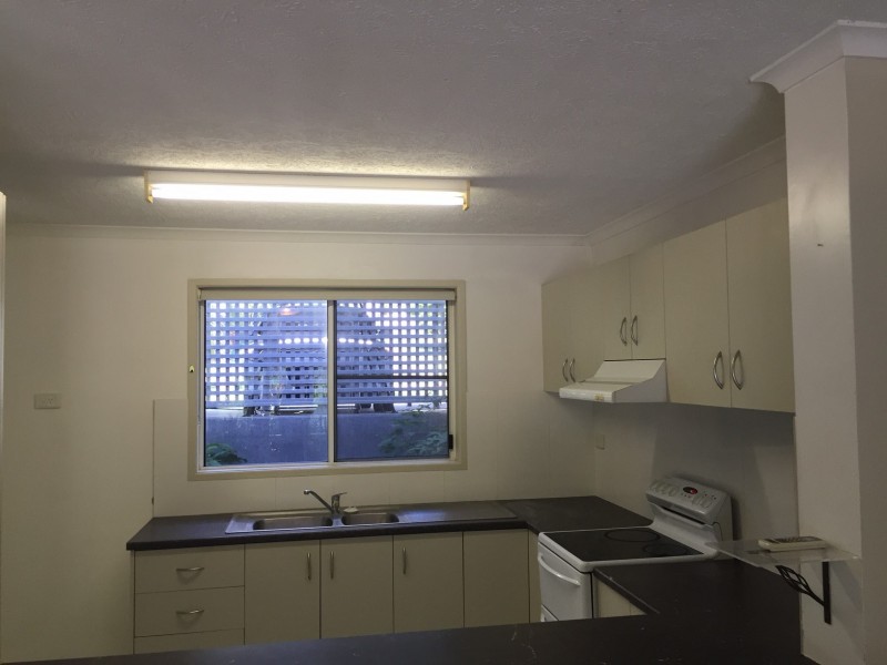 2/15 Tropic Road, Cannonvale QLD 4802