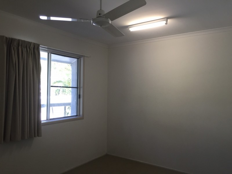 2/15 Tropic Road, Cannonvale QLD 4802