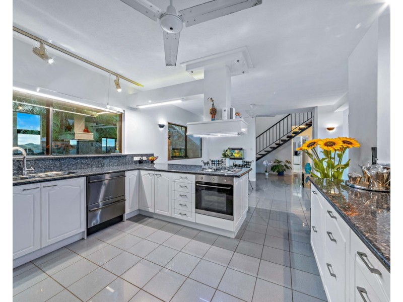 6 Neerim Crescent, Shute Harbour QLD 4802