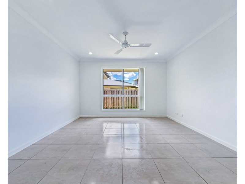 11 Spritsail Crescent, Cannonvale QLD 4802
