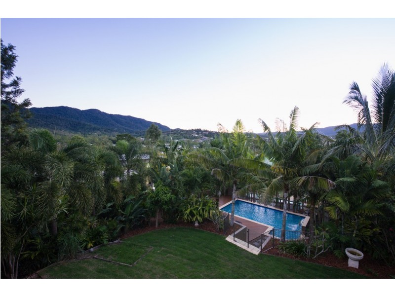 8 Golf Views, Cannonvale QLD 4802