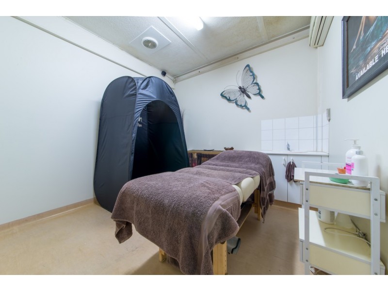 2 / 44 Coral Esplanade, Cannonvale QLD 4802