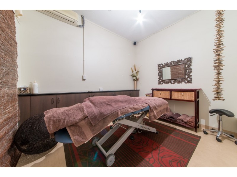 2 / 44 Coral Esplanade, Cannonvale QLD 4802