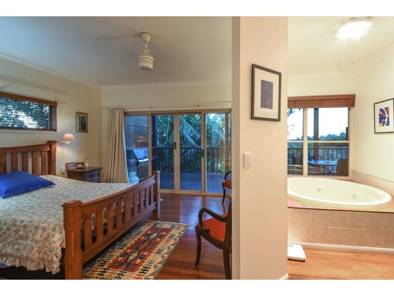 14 Country Road, Cannonvale QLD 4802