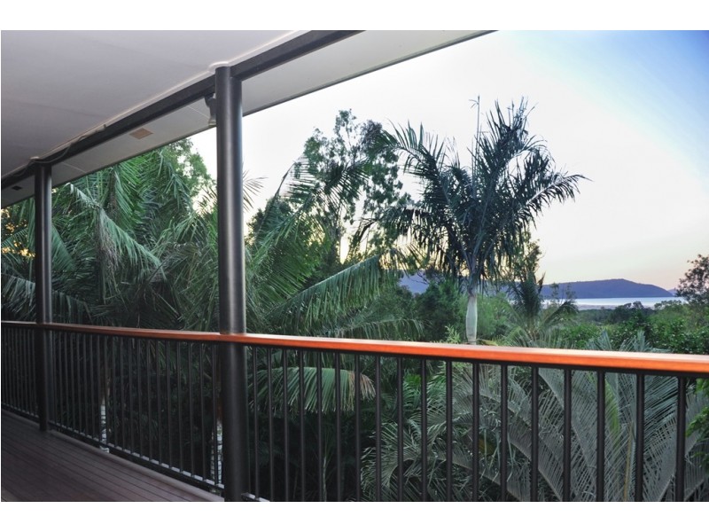 14 Country Road, Cannonvale QLD 4802