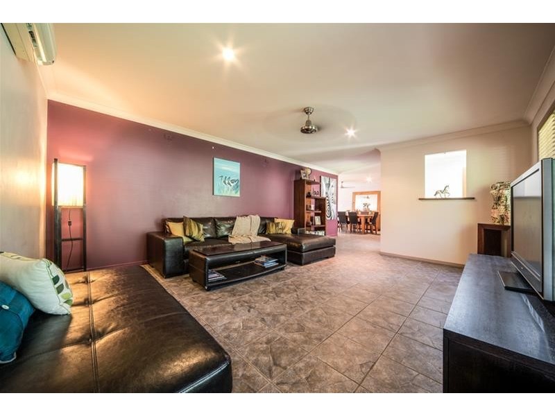 61 Parkwood Terrace, Cannonvale QLD 4802