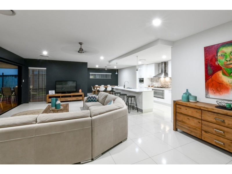 9 Jonquill Court, Cannonvale QLD 4802