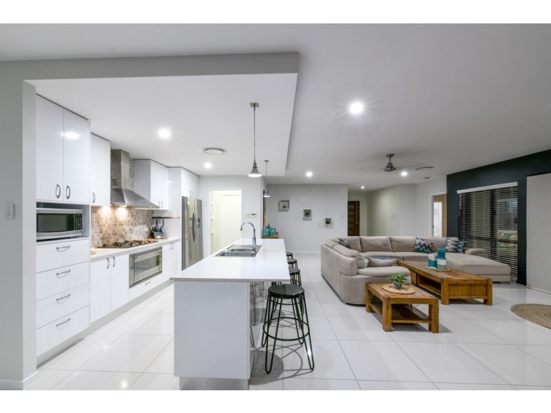 9 Jonquill Court, Cannonvale QLD 4802