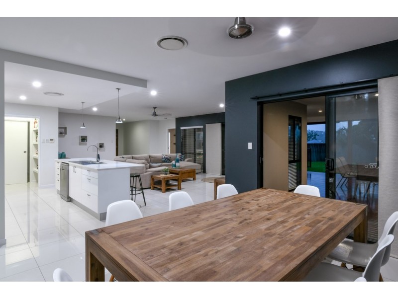 9 Jonquill Court, Cannonvale QLD 4802