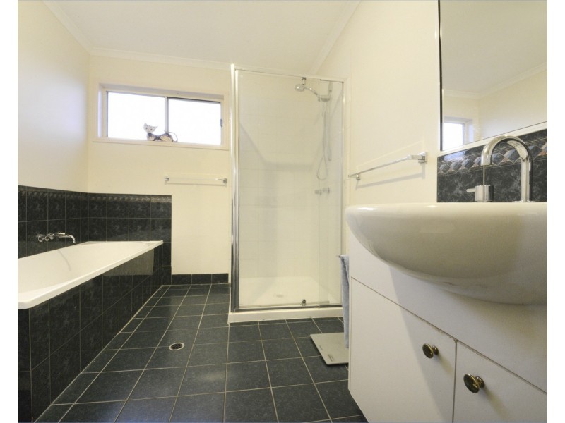 10 South Molle Boulevard, Cannonvale QLD 4802