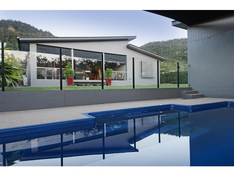 26-28 Endeavour Circuit, Cannonvale QLD 4802