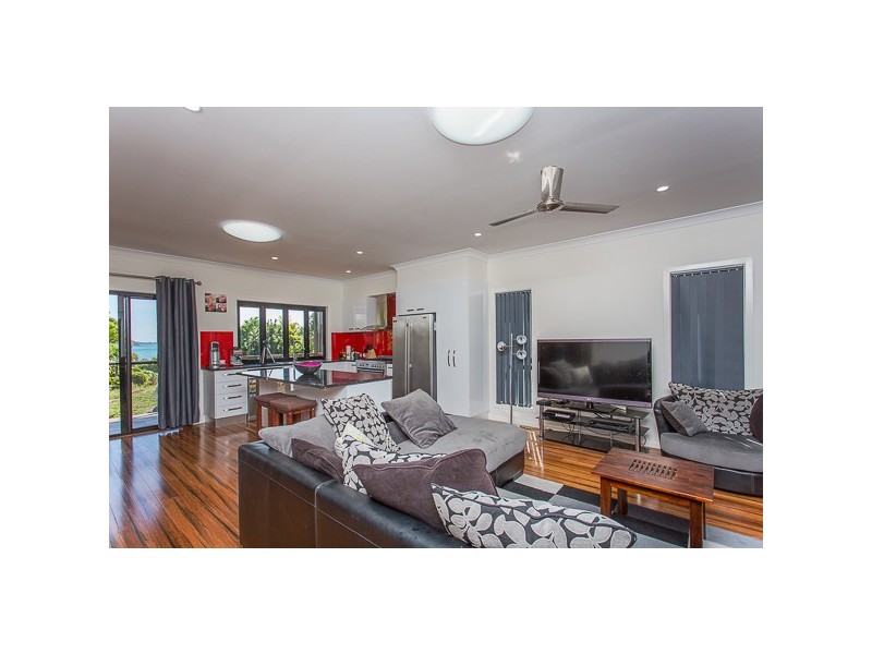 43 Eshelby Drive, Cannonvale QLD 4802