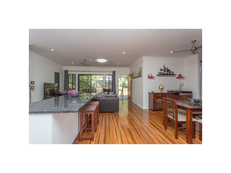 43 Eshelby Drive, Cannonvale QLD 4802