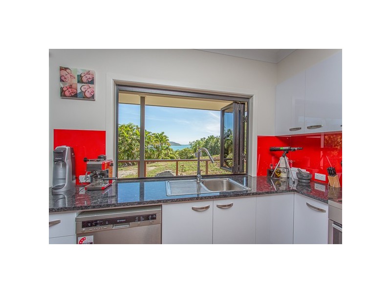 43 Eshelby Drive, Cannonvale QLD 4802