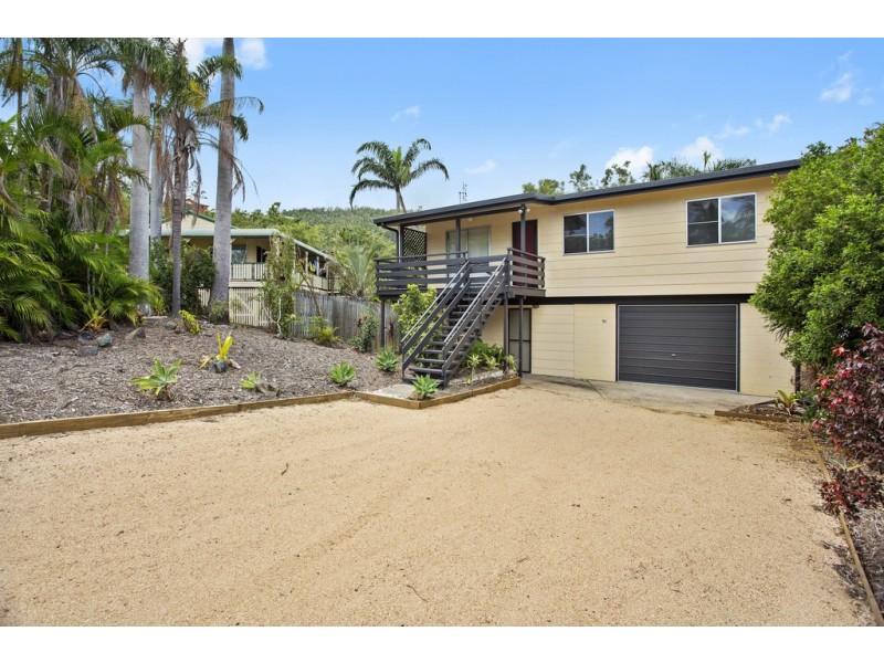 51 Manooka Drive, Cannonvale QLD 4802