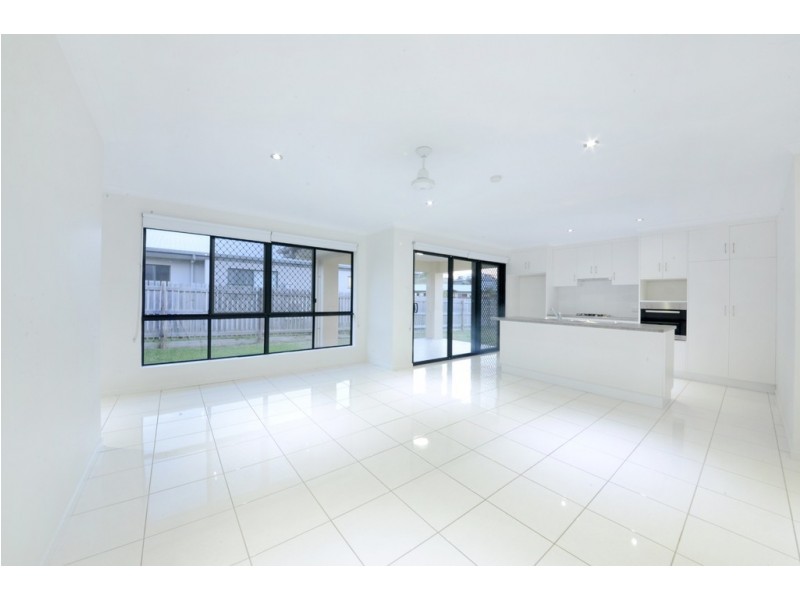 13 Companion Way, Cannonvale QLD 4802