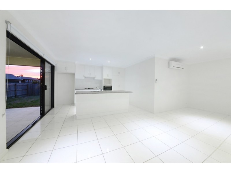 13 Companion Way, Cannonvale QLD 4802