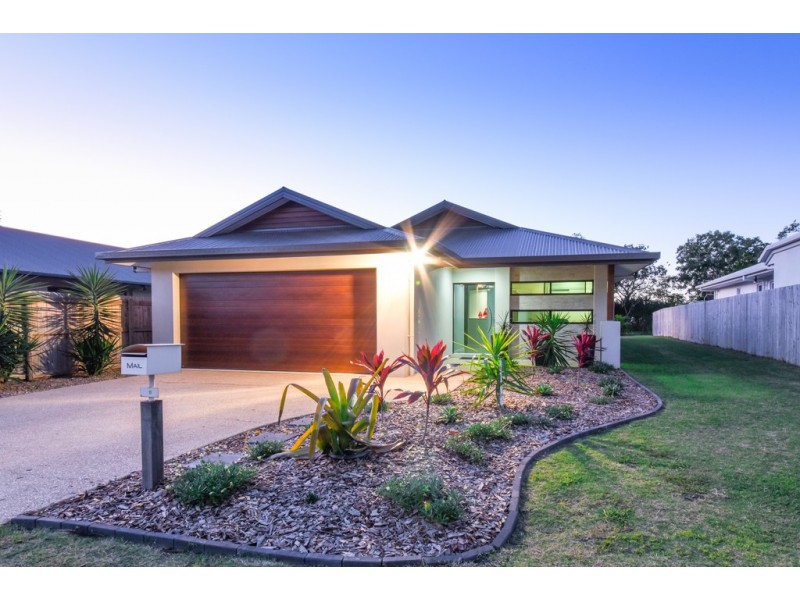 11 Twin Creek Court, Cannonvale QLD 4802