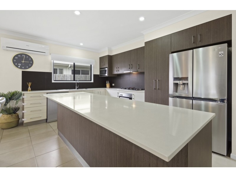 11 Twin Creek Court, Cannonvale QLD 4802